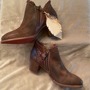 Bed|Stu leather booties